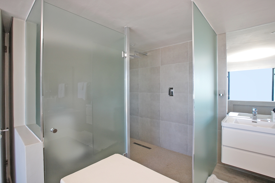 4 Bedroom Property for Sale in Waves Edge Western Cape